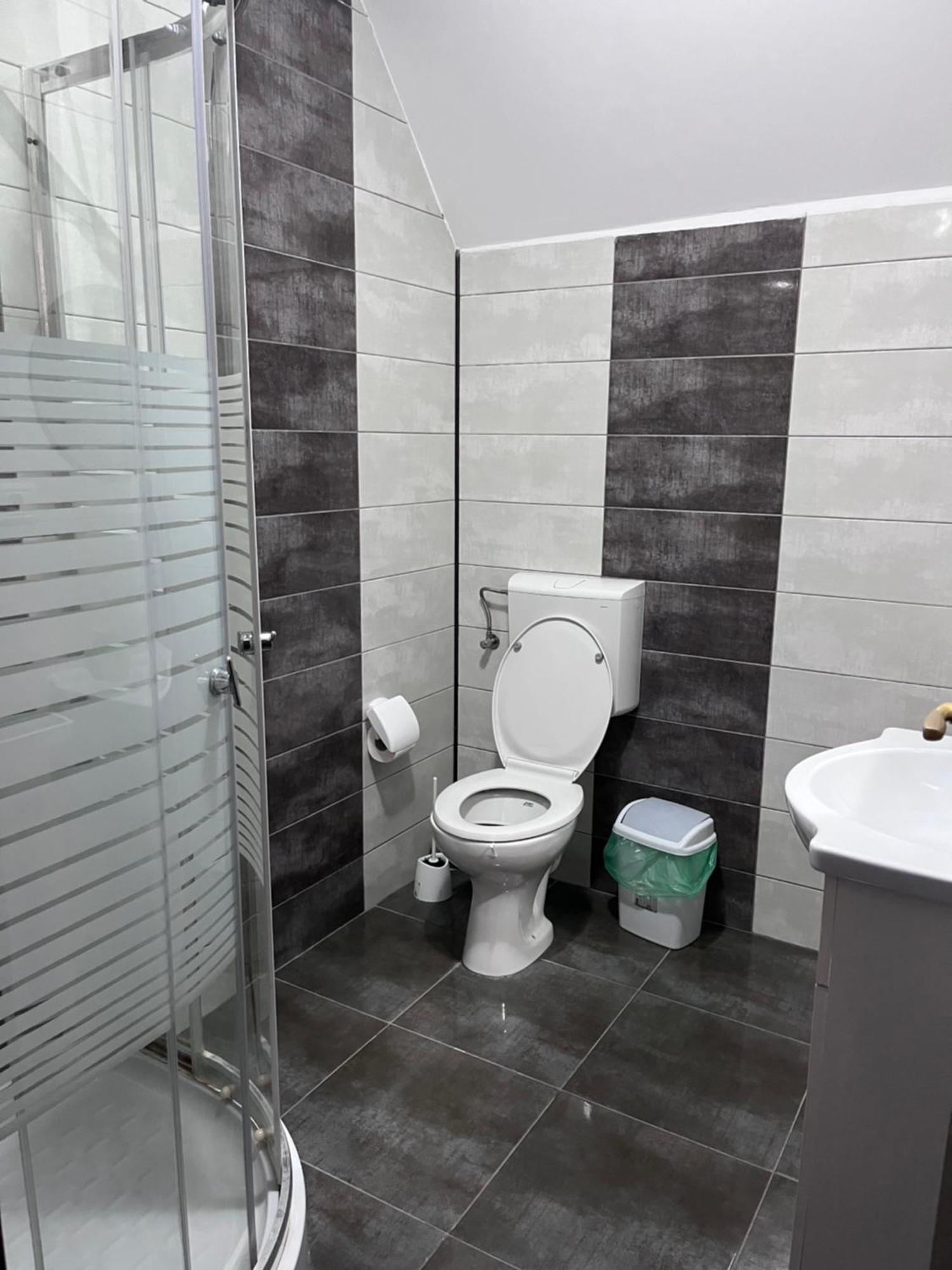 Elegance Hotel Костинещи Екстериор снимка