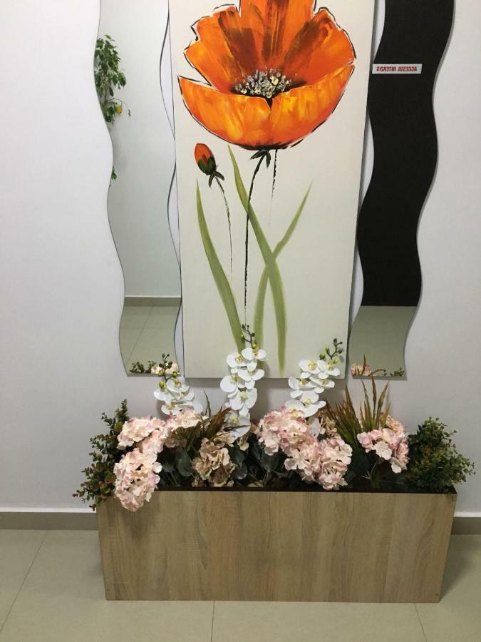 Elegance Hotel Костинещи Екстериор снимка