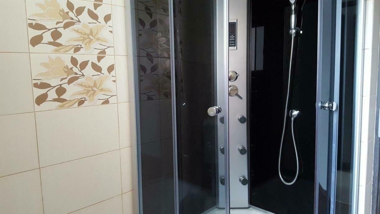 Elegance Hotel Костинещи Екстериор снимка