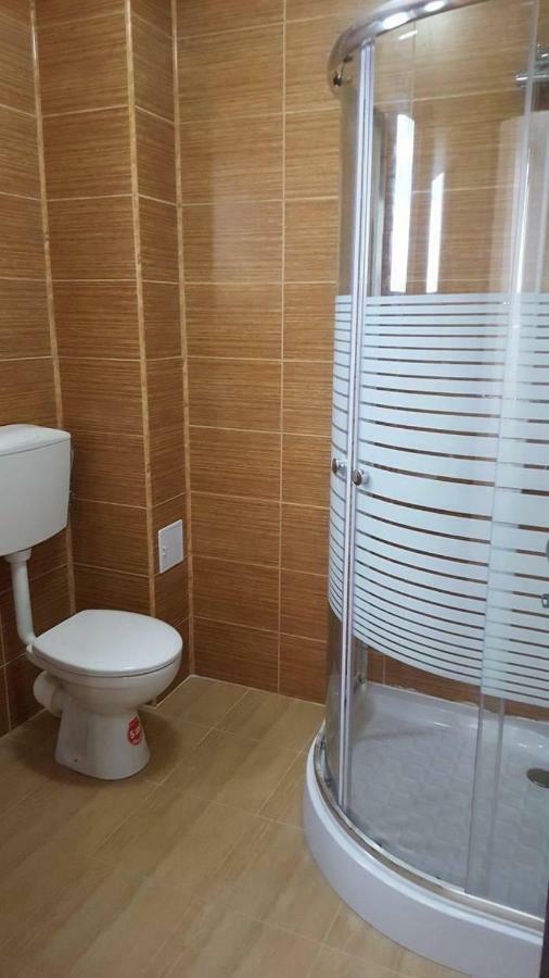Elegance Hotel Костинещи Екстериор снимка